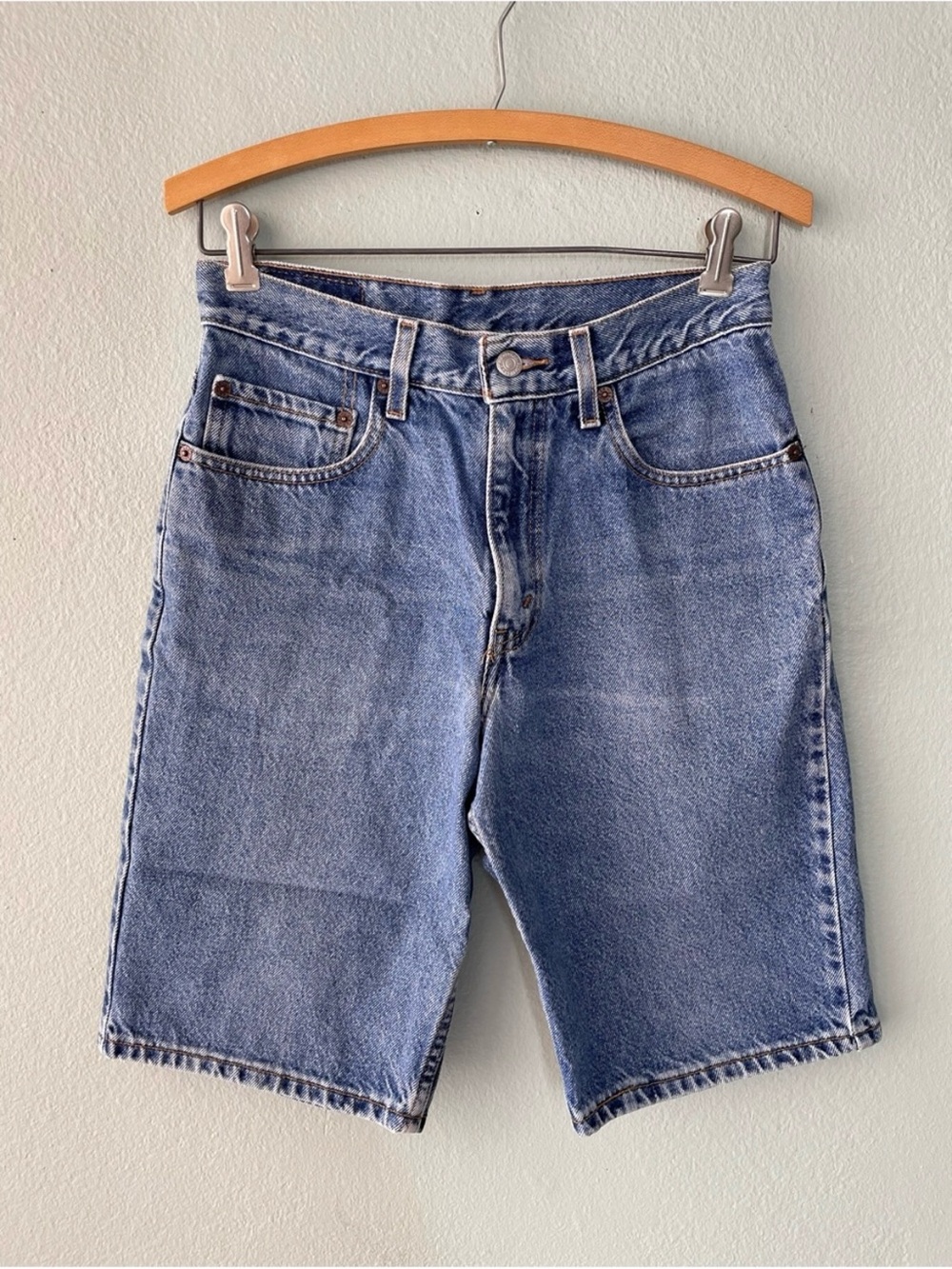 Levi’s | Vintage Y2k 2001 550 Relaxed Fit Student Bermuda Jean Shorts Hi-Rise
